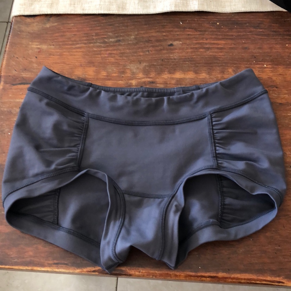LuluLemon XS spandex booty shorts